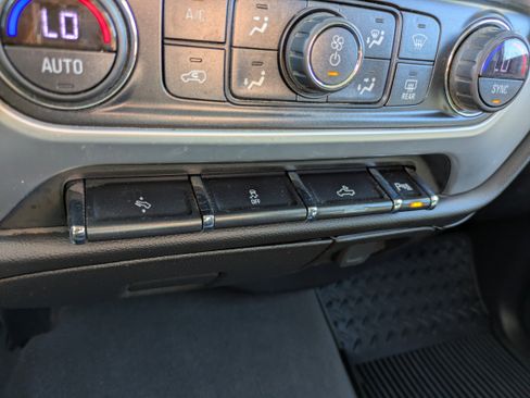 Used 2018 GMC Sierra 1500 SLE w/ SLE Value Package image 15