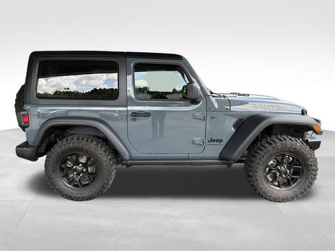 Used 2025 Jeep Wrangler Sport AWD/4WD image 6
