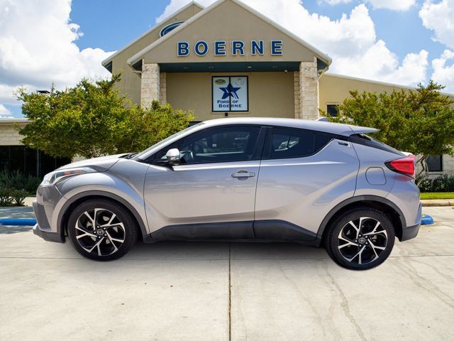 Used 2018 Toyota C-HR XLE FWD image 2