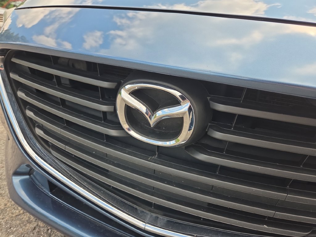Used 2018 MAZDA MAZDA3 Sport w/ Preferred Equipment Package FWD image 19