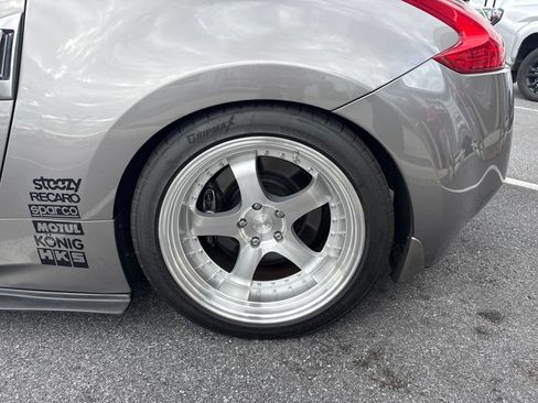 Used 2009 Nissan 370Z Touring w/ Sport Pkg RWD image 8