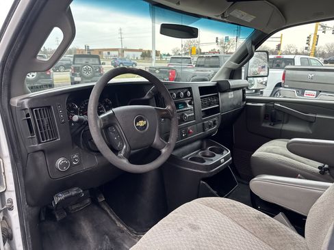 Used 2016 Chevrolet Express 3500 image 16