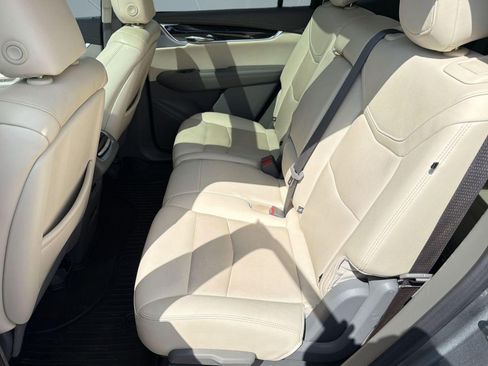 Used 2023 Cadillac XT6 Premium Luxury image 13