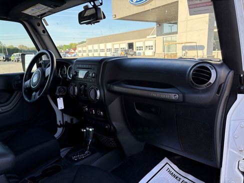 Used 2016 Jeep Wrangler Unlimited Sport w/ Quick Order Package 24S AWD/4WD image 29