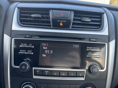 Used 2017 Nissan Altima 2.5 S w/ Power Driver Seat Package image 16