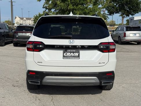 Used 2023 Honda Pilot Elite image 6