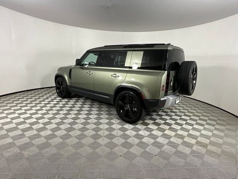 Used 2023 Land Rover Defender 110 SE image 3