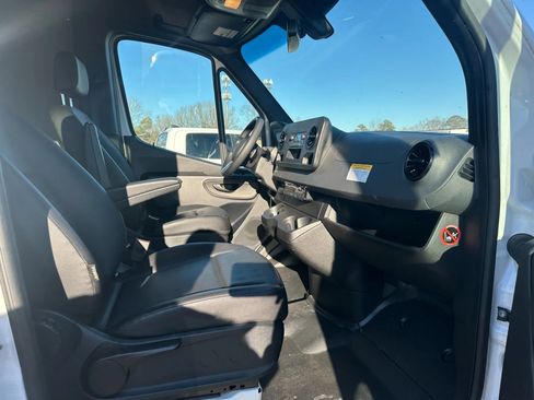 Used 2021 Mercedes-Benz Sprinter 3500 image 28