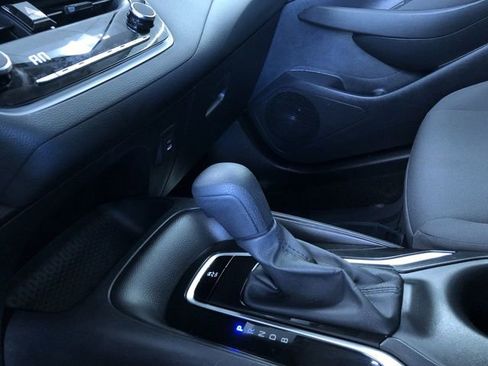 Certified 2025 Toyota Corolla LE image 29