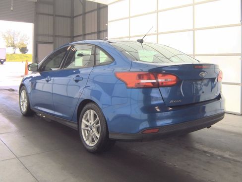 Used 2018 Ford Focus SE FWD image 5
