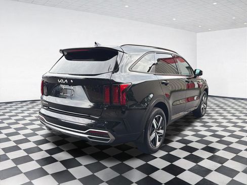 Used 2023 Kia Sorento S w/ Panoramic Sunroof Package FWD image 4