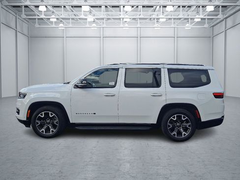 Used 2024 Jeep Wagoneer Series III image 2