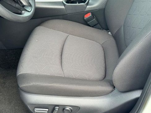 Used 2025 Toyota RAV4 XLE AWD/4WD image 19