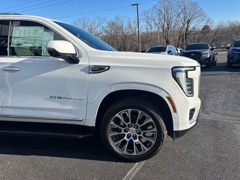 New 2026 GMC Yukon Denali w/ LPO, Floor Liner Package image 5