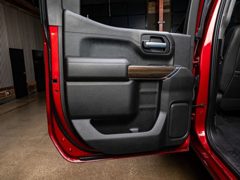 Used 2021 Chevrolet Silverado 1500 LT Trail Boss w/ Convenience Package II image 37