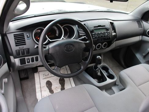 Used 2011 Toyota Tacoma 2WD Regular Cab image 14