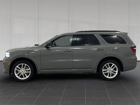 Used 2024 Dodge Durango GT image 2