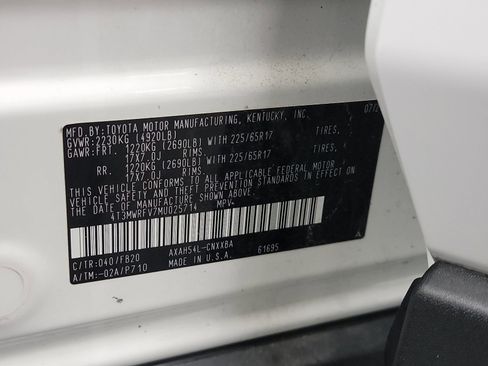 Used 2021 Toyota RAV4 LE image 32