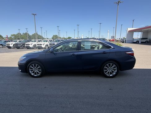 Used 2015 Toyota Camry XLE w/ Convenience Package FWD image 12
