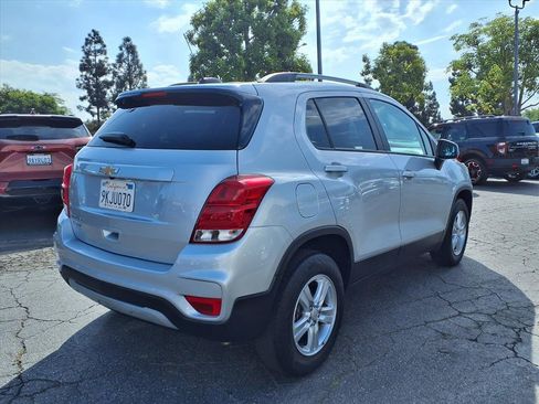 Used 2022 Chevrolet Trax LT w/ LT Convenience Package image 23
