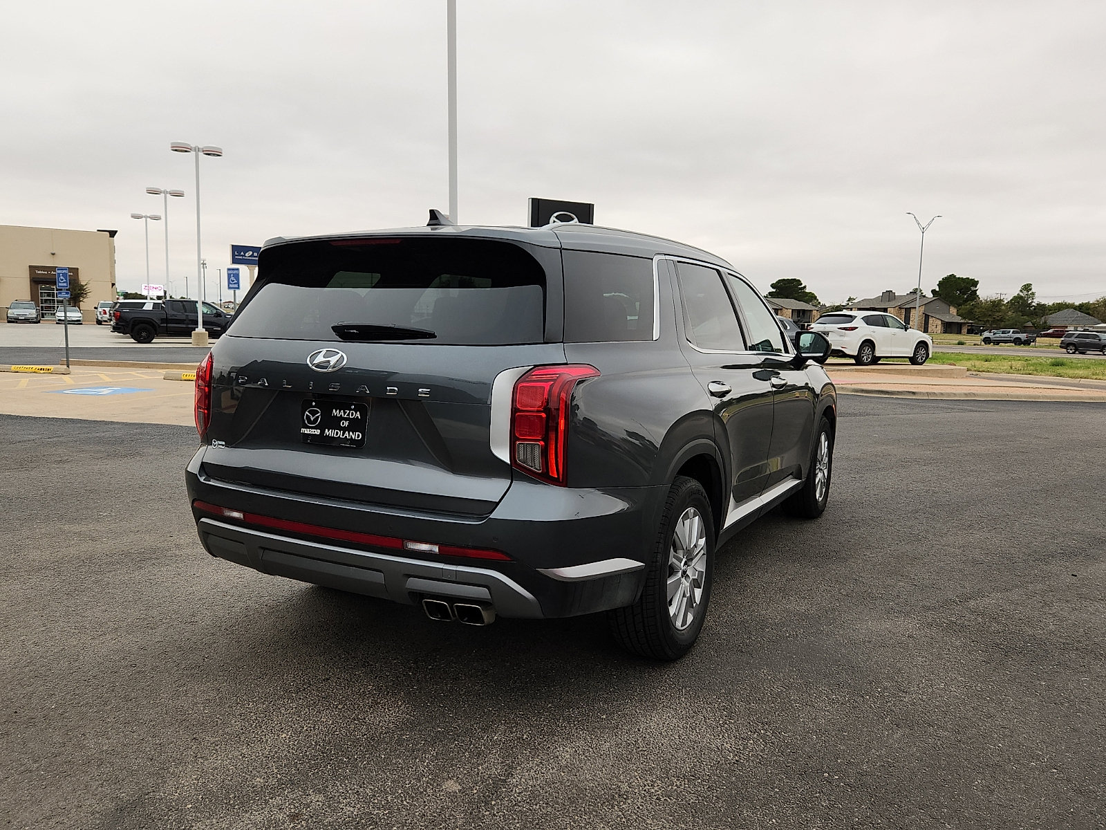 Used 2025 Hyundai Palisade SEL FWD image 5