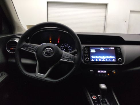 Used 2021 Nissan Kicks SV FWD image 22