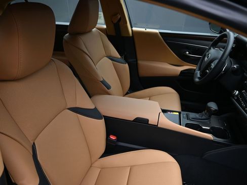 New 2025 Lexus ES 350 350 image 10