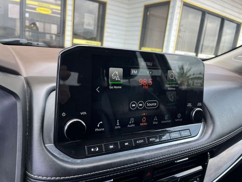 Used 2023 Nissan Rogue SL w/ SL Premium Package image 21