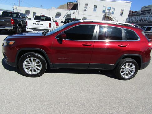 Used 2019 Jeep Cherokee Latitude w/ Cold Weather Group image 6