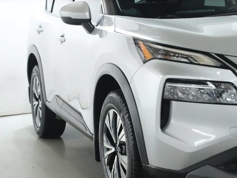 Certified 2022 Nissan Rogue SV FWD image 9