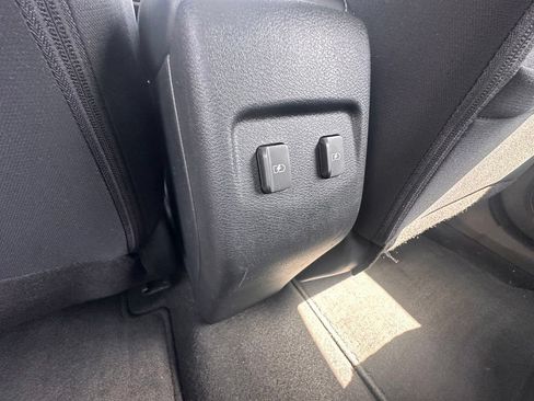 Used 2022 Nissan Kicks SV FWD image 16