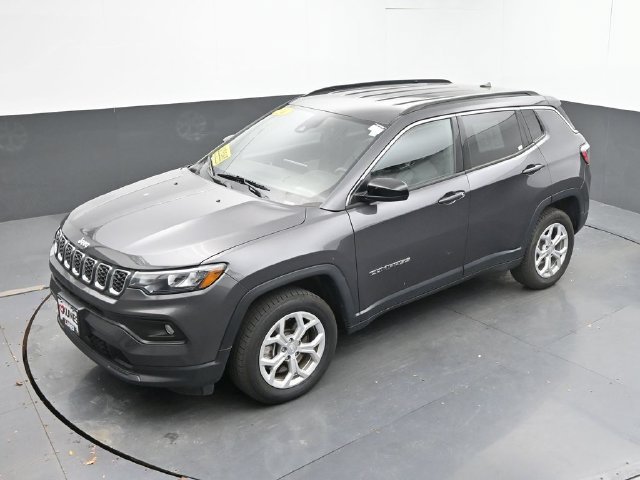 Used 2024 Jeep Compass Latitude AWD/4WD image 36