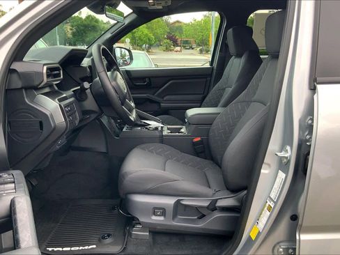New 2025 Toyota Tacoma SR5 AWD/4WD image 9