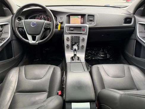 Used 2017 Volvo S60 T5 Inscription image 31