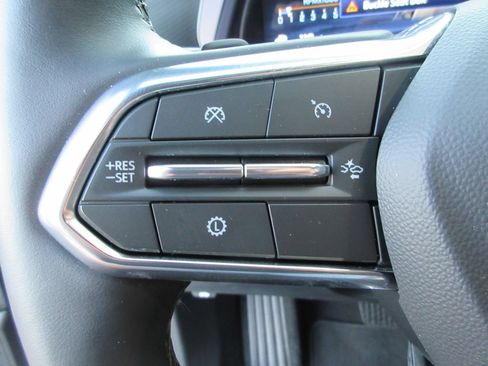 Used 2026 Chevrolet Equinox LT w/ Safety and Technology Package FWD image 24