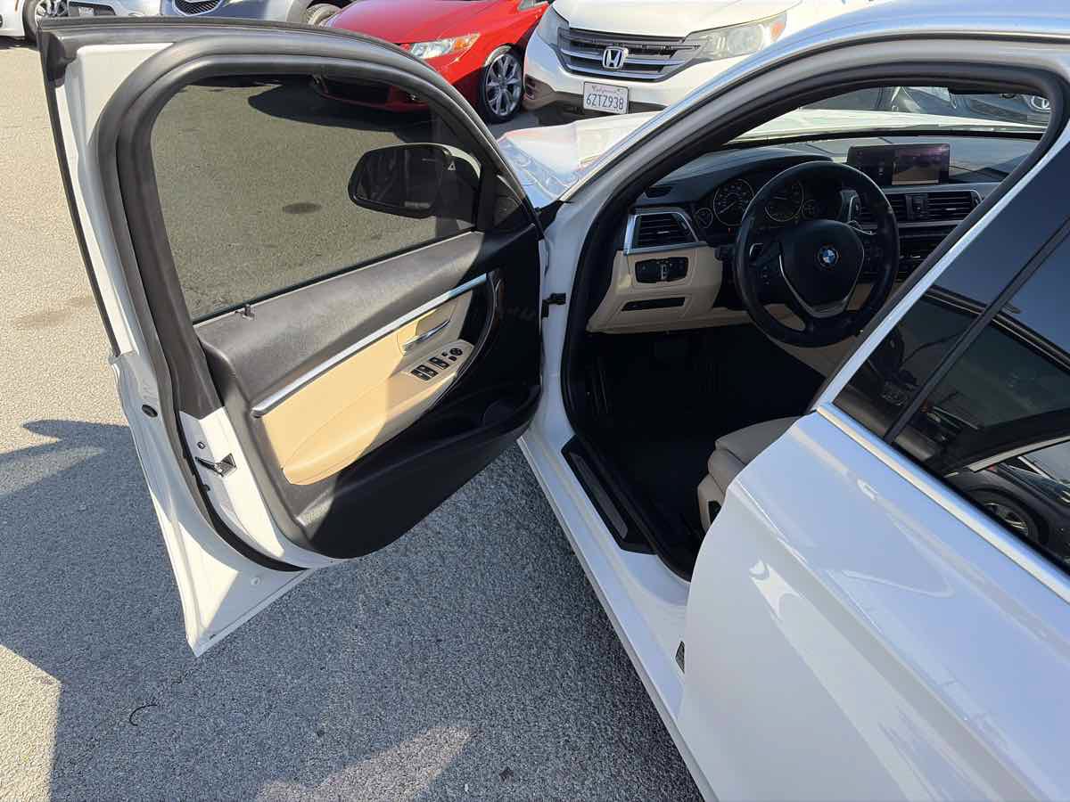 Used 2018 BMW 330i Sedan w/ Convenience Package RWD image 6