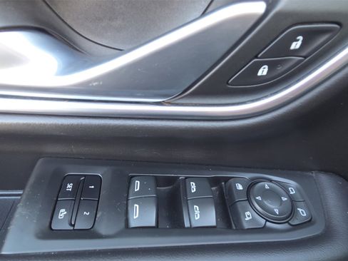 Used 2021 GMC Yukon XL AT4 w/ AT4 Premium Package image 33