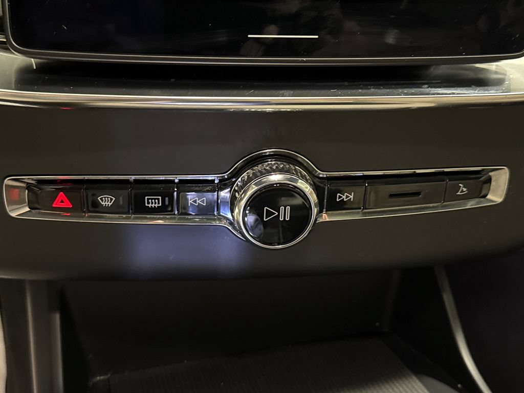 Used 2026 Volvo XC90 B6 Core w/ Protection Package Premier AWD/4WD image 16