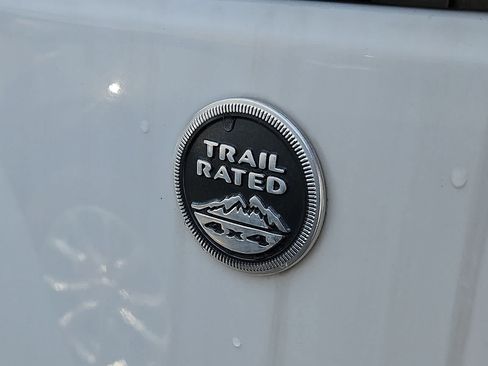 Used 2012 Jeep Wrangler Unlimited Sahara AWD/4WD image 5