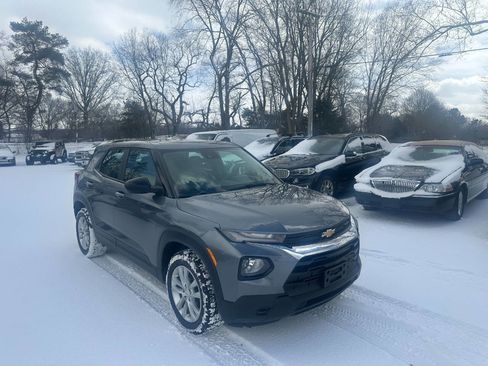 Used 2021 Chevrolet TrailBlazer LS image 3