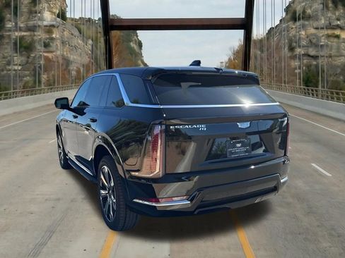 New 2026 Cadillac Escalade IQ Luxury 2 w/ LPO, Floor Liner Package AWD/4WD image 8