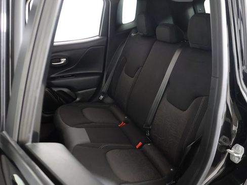 Used 2023 Jeep Renegade Latitude AWD/4WD image 27