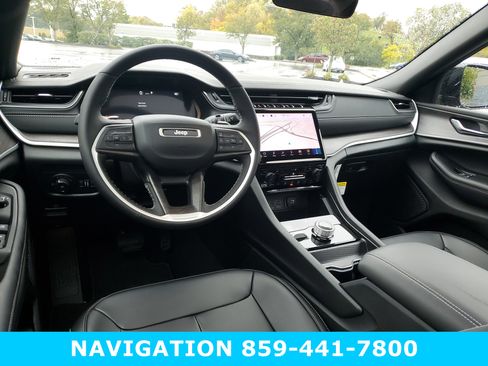 New 2025 Jeep Grand Cherokee Limited w/ Black Appearance Package AWD/4WD image 11