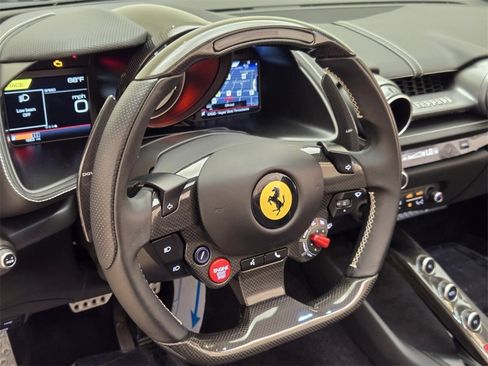 Used 2022 Ferrari 812 GTS image 33