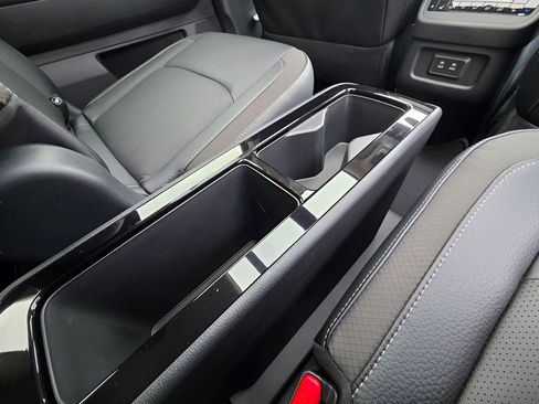 New 2026 Nissan Pathfinder SL image 11