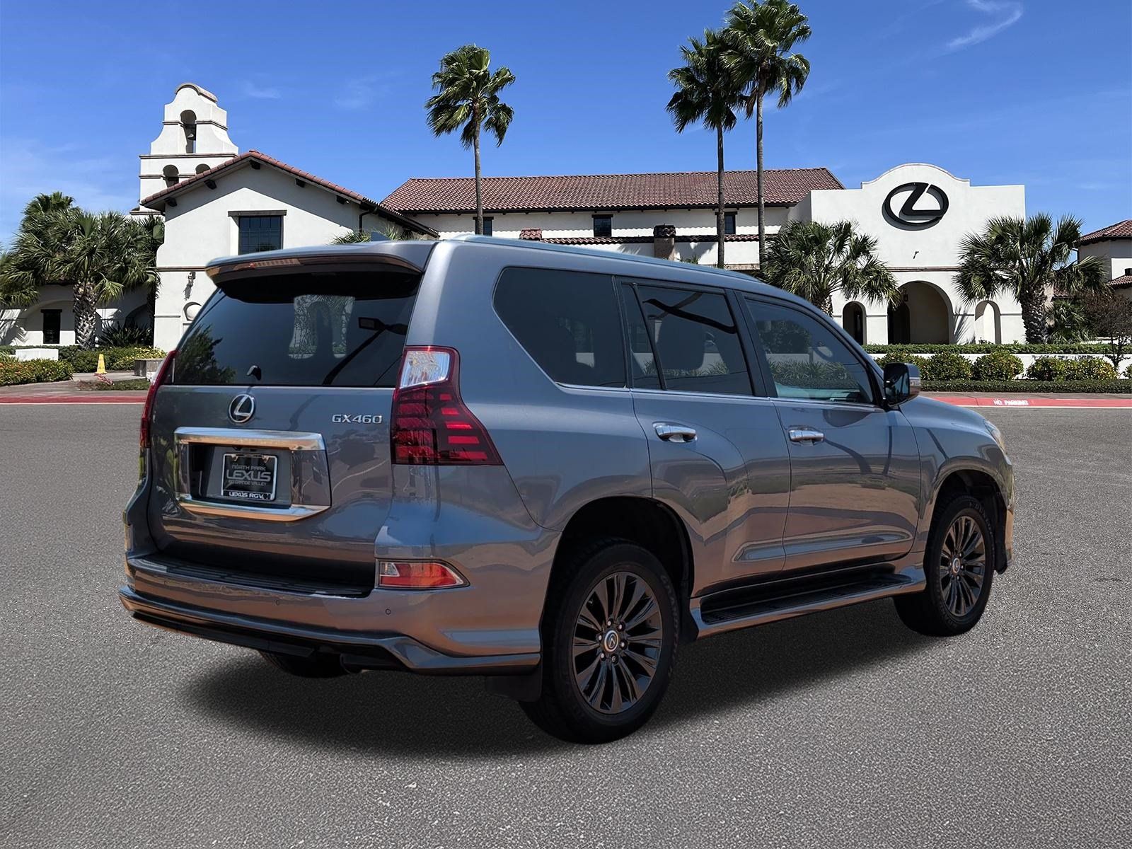 Used 2022 Lexus GX 460 Premium w/ Accessory Package AWD/4WD image 2