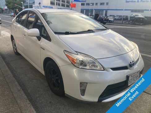 Used 2015 Toyota Prius Four w/ Preferred Accessory Package FWD image 18