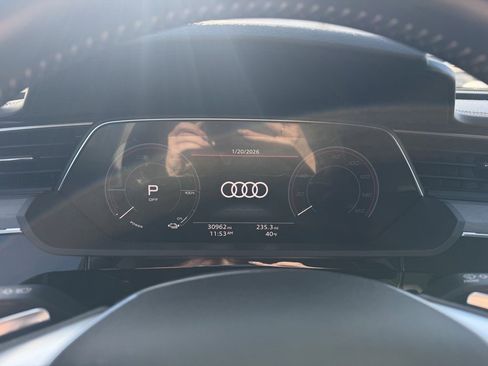 Used 2021 Audi e-tron Prestige w/ Prestige Package image 14