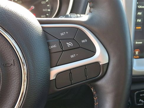 Used 2018 Jeep Compass Latitude w/ Popular Equipment Group image 24