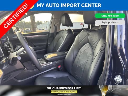 Certified 2025 Toyota Highlander Platinum AWD/4WD image 14